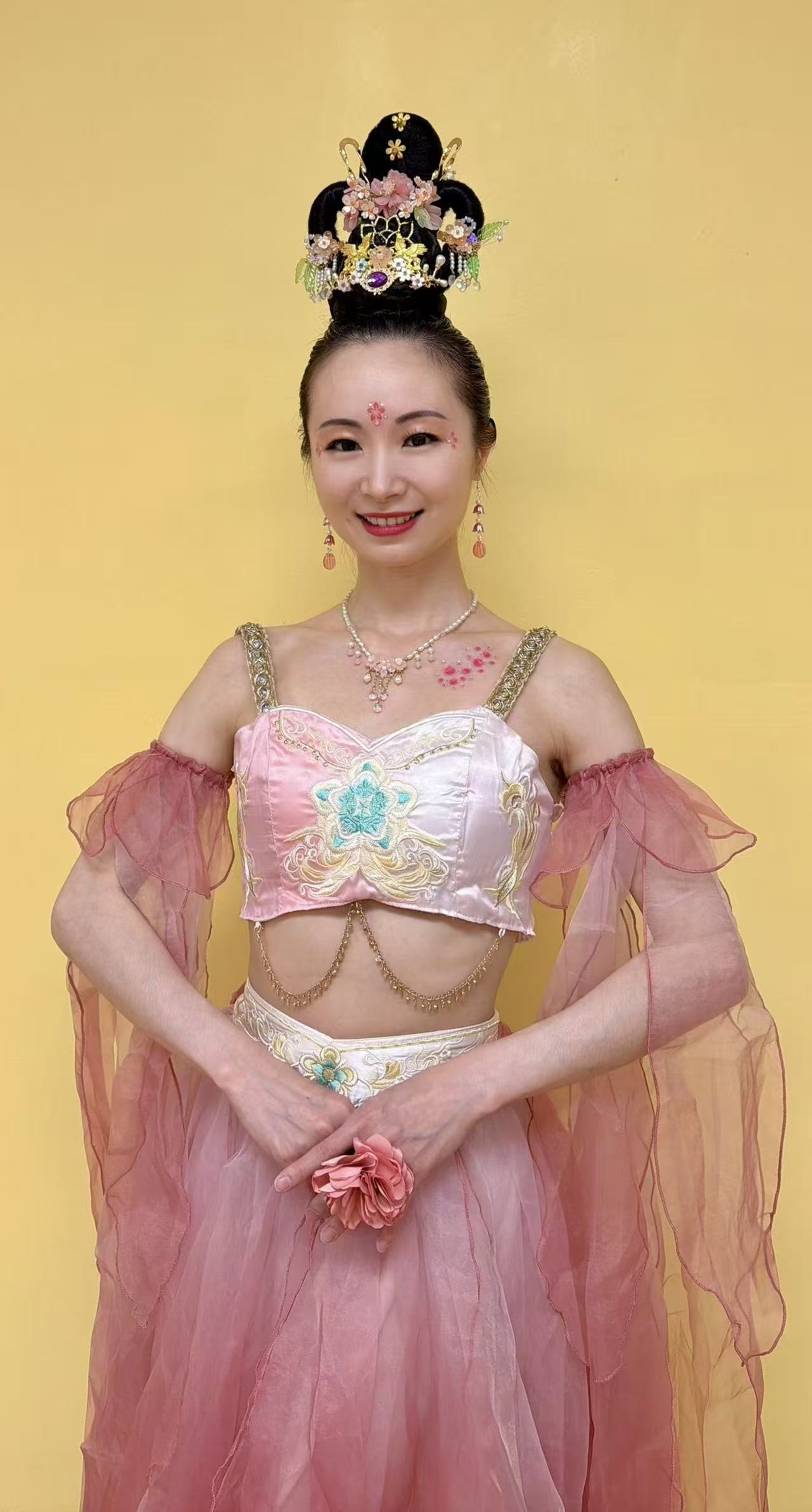 Ashley Qi (戚霄)